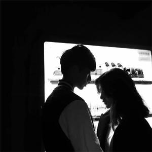 哪个直播里可以看女的和男的做爱
